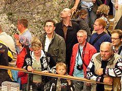 Dateiname=2008hamhol_51.jpg
Dateigröße=347KB
Abmessungen: 1000x750
hinzugefügt am: 17. Juni 2008 2008hamhol_51.jpg
