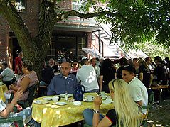 Dateiname=2008jubman_22.jpg
Dateigröße=354KB
Abmessungen: 1000x750
hinzugefügt am: 03. Juni 2008 2008jubman_22.jpg